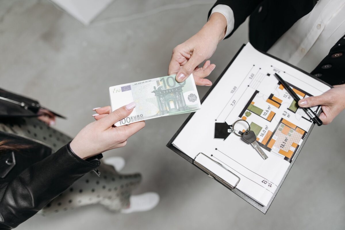 Étude Laforêt : la négociation devient la règle, comment fixer son prix de vente cet automne